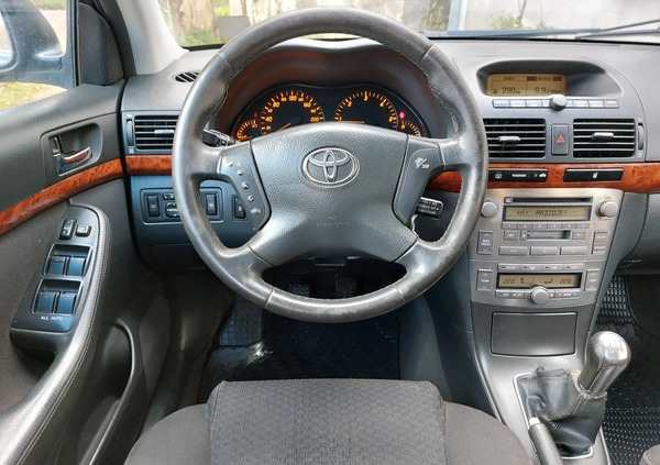 Toyota Avensis cena 7900 przebieg: 383000, rok produkcji 2006 z Czarnków małe 46